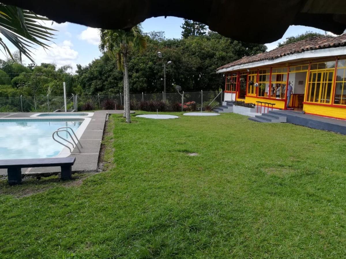 Finca Cafetera En El Quindio Quimbaya Exterior photo